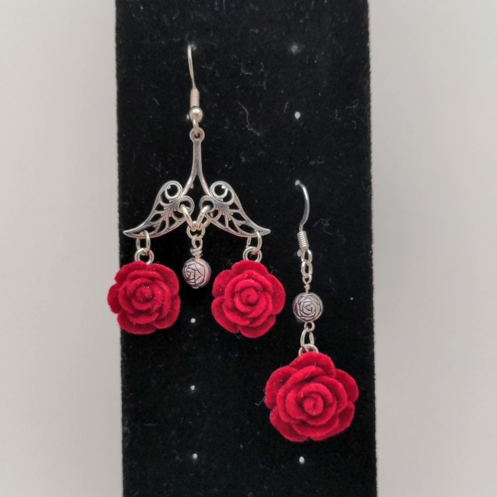 381MIDALANE Assymmetrical Flocked Red Rose Earrings